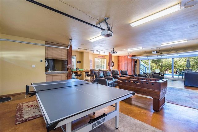 1943 Glencove DR, Kingsland, TX 78639