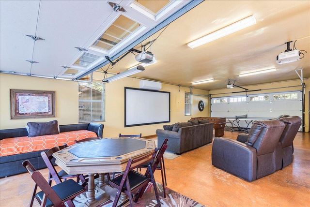 1943 Glencove DR, Kingsland, TX 78639