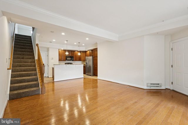 2576 EASTBOURNE DR, Woodbridge, VA 22191