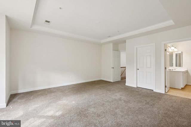 2576 EASTBOURNE DR, Woodbridge, VA 22191