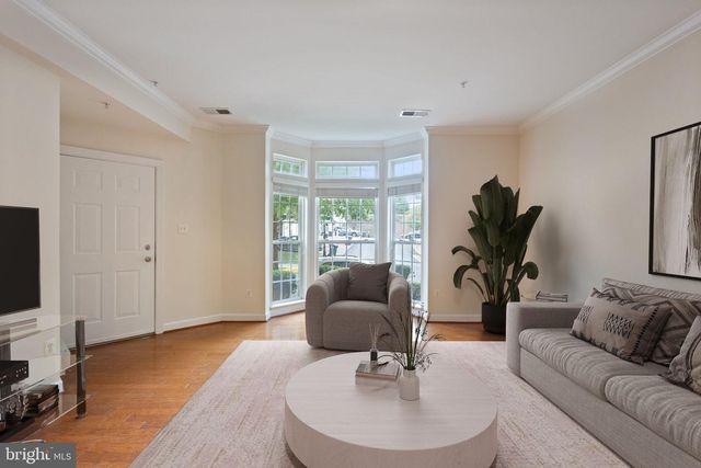 2576 EASTBOURNE DR, Woodbridge, VA 22191