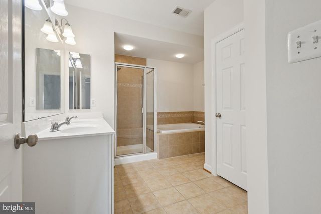 2576 EASTBOURNE DR, Woodbridge, VA 22191