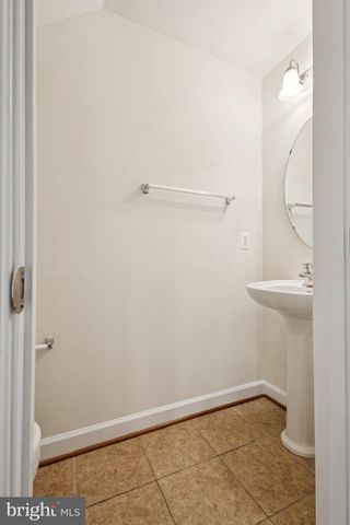 2576 EASTBOURNE DR, Woodbridge, VA 22191