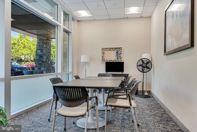 2576 EASTBOURNE DR, Woodbridge, VA 22191