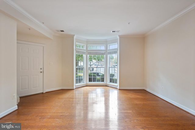 2576 EASTBOURNE DR, Woodbridge, VA 22191