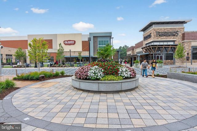 2576 EASTBOURNE DR, Woodbridge, VA 22191