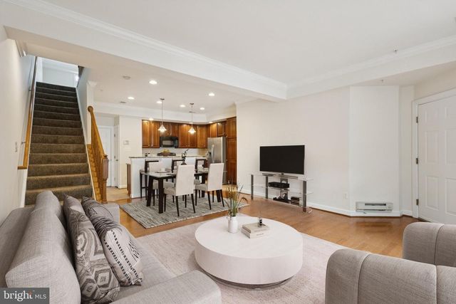 2576 EASTBOURNE DR, Woodbridge, VA 22191