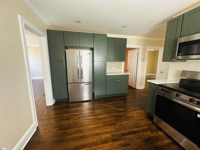 414 E Fairview Avenue, Greer, SC 29651