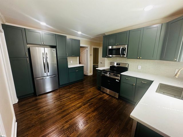 414 E Fairview Avenue, Greer, SC 29651