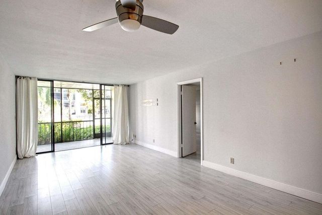 11 ROYAL PALM Way 1040, Boca Raton, FL 33432