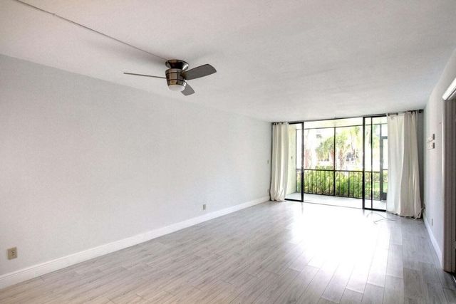 11 ROYAL PALM Way 1040, Boca Raton, FL 33432