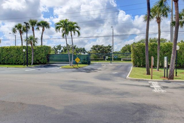 11 ROYAL PALM Way 1040, Boca Raton, FL 33432