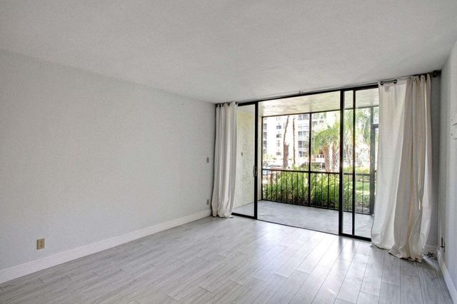 11 ROYAL PALM Way 1040, Boca Raton, FL 33432