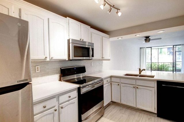 11 ROYAL PALM Way 1040, Boca Raton, FL 33432