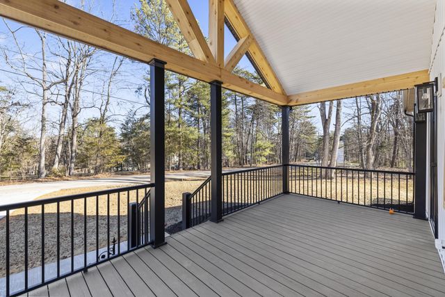 200 Saunders Point RD, Huddleston, VA 24104