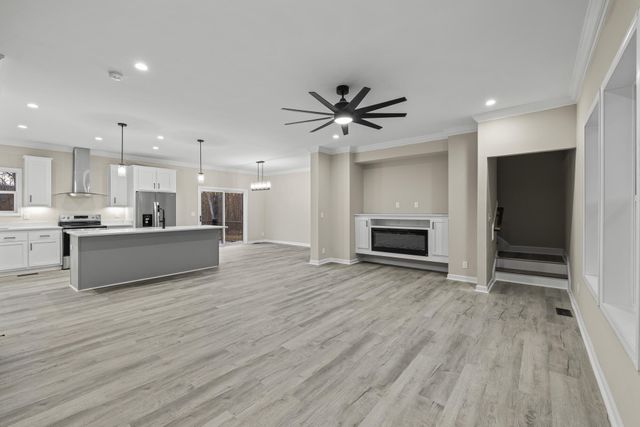 200 Saunders Point RD, Huddleston, VA 24104