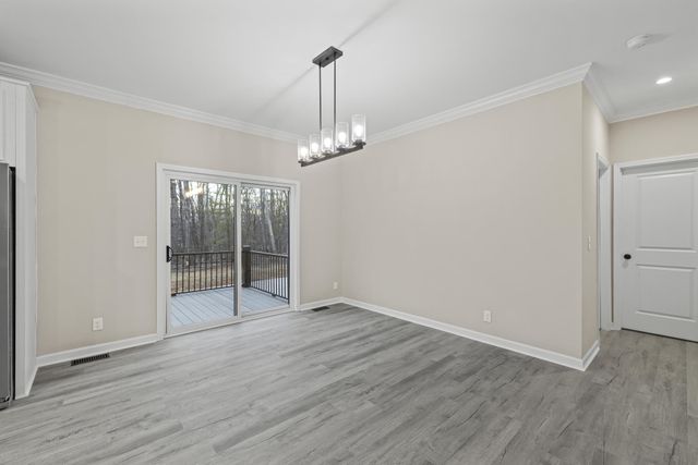 200 Saunders Point RD, Huddleston, VA 24104