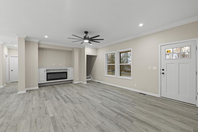 200 Saunders Point RD, Huddleston, VA 24104