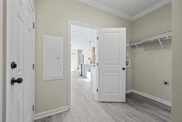 200 Saunders Point RD, Huddleston, VA 24104