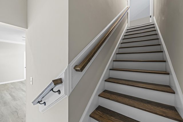 200 Saunders Point RD, Huddleston, VA 24104