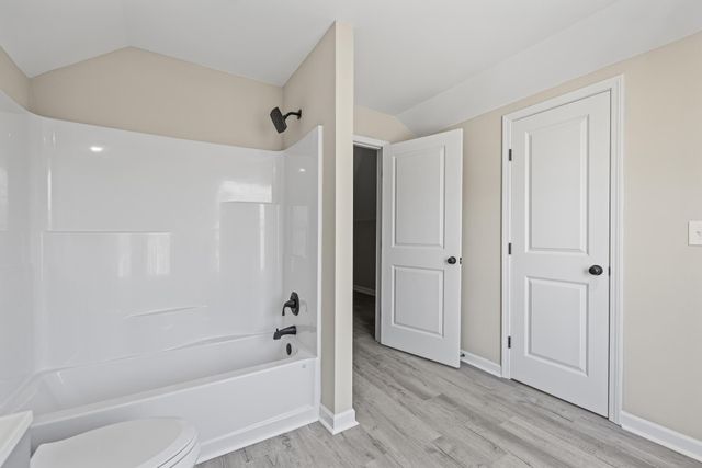 200 Saunders Point RD, Huddleston, VA 24104