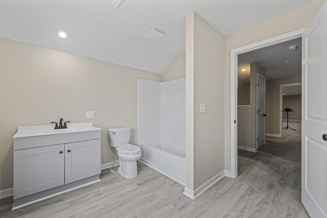 200 Saunders Point RD, Huddleston, VA 24104