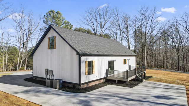 200 Saunders Point RD, Huddleston, VA 24104