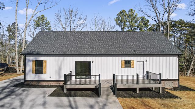 200 Saunders Point RD, Huddleston, VA 24104