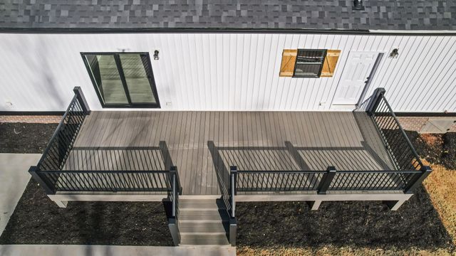 200 Saunders Point RD, Huddleston, VA 24104