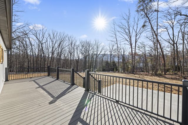 200 Saunders Point RD, Huddleston, VA 24104