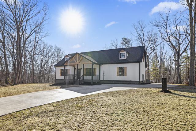 200 Saunders Point RD, Huddleston, VA 24104