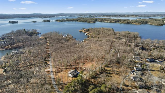 200 Saunders Point RD, Huddleston, VA 24104