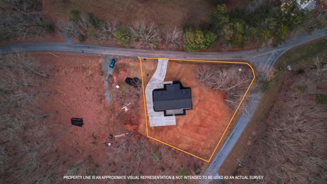 200 Saunders Point RD, Huddleston, VA 24104