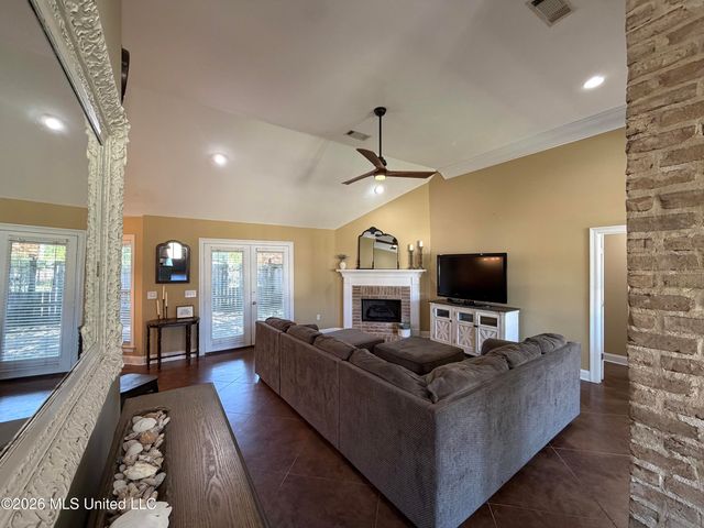 285 Lighthouse Lane, Brandon, MS 39047