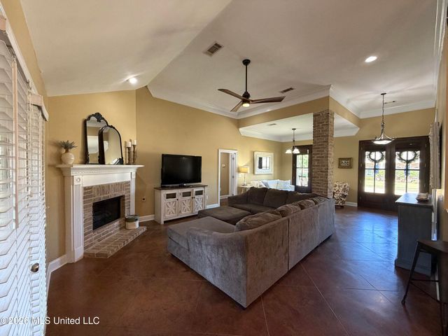 285 Lighthouse Lane, Brandon, MS 39047