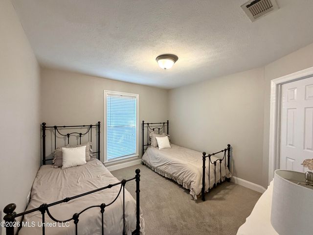 285 Lighthouse Lane, Brandon, MS 39047