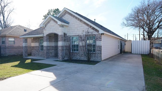 2836 Stuart Drive, Fort Worth, TX 76104
