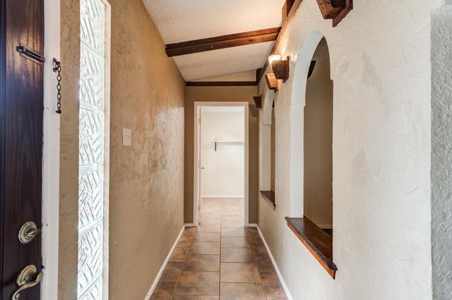 8507 Kenosha Drive, Lubbock, TX 79423