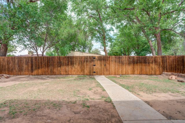 8507 Kenosha Drive, Lubbock, TX 79423