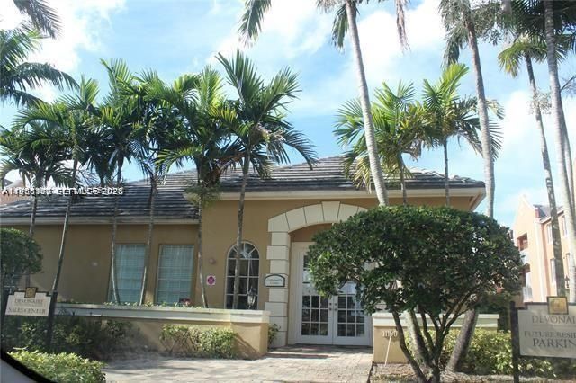 11177 SW 8th St 206, Pembroke Pines, FL 33025