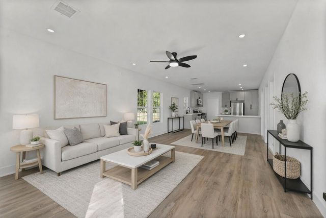 254 Independence Parkway N, Baytown, TX 77520