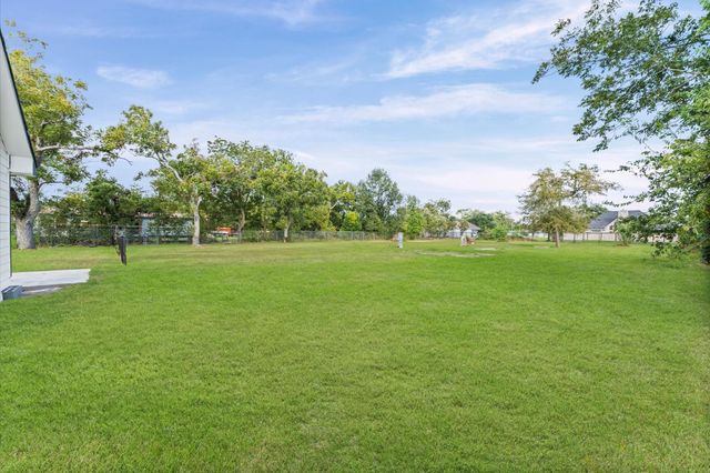 254 Independence Parkway N, Baytown, TX 77520