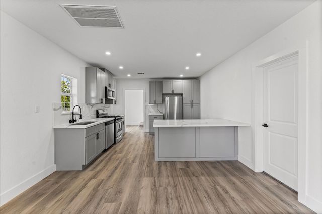 254 Independence Parkway N, Baytown, TX 77520