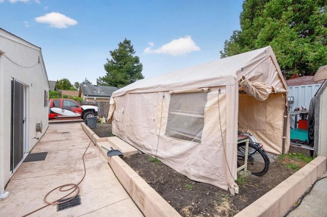 124 Hebard Street, Santa Cruz, CA 95060