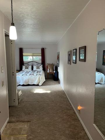 445 Ashwood Drive, Grants Pass, OR 97526