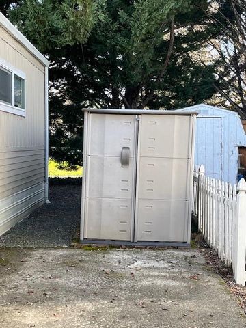 445 Ashwood Drive, Grants Pass, OR 97526