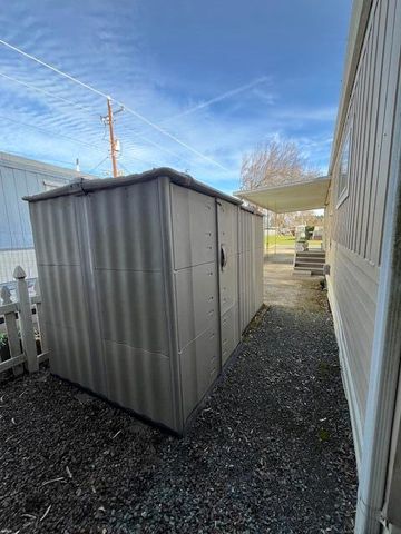 445 Ashwood Drive, Grants Pass, OR 97526