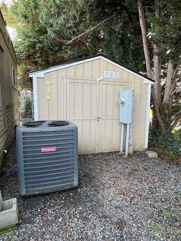 445 Ashwood Drive, Grants Pass, OR 97526