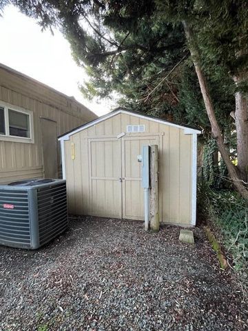 445 Ashwood Drive, Grants Pass, OR 97526