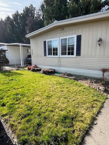 445 Ashwood Drive, Grants Pass, OR 97526